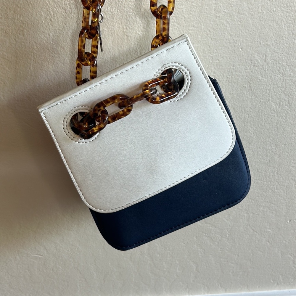 STUDIO33 Woke Shoulder Bag